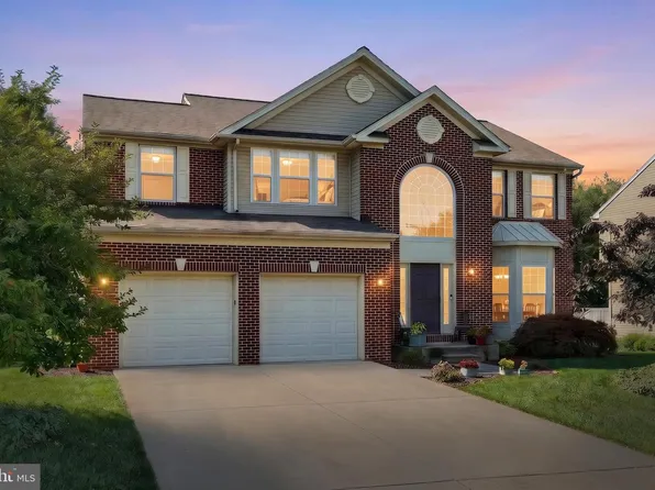 1065 Stone Gate Dr, York, PA 17406