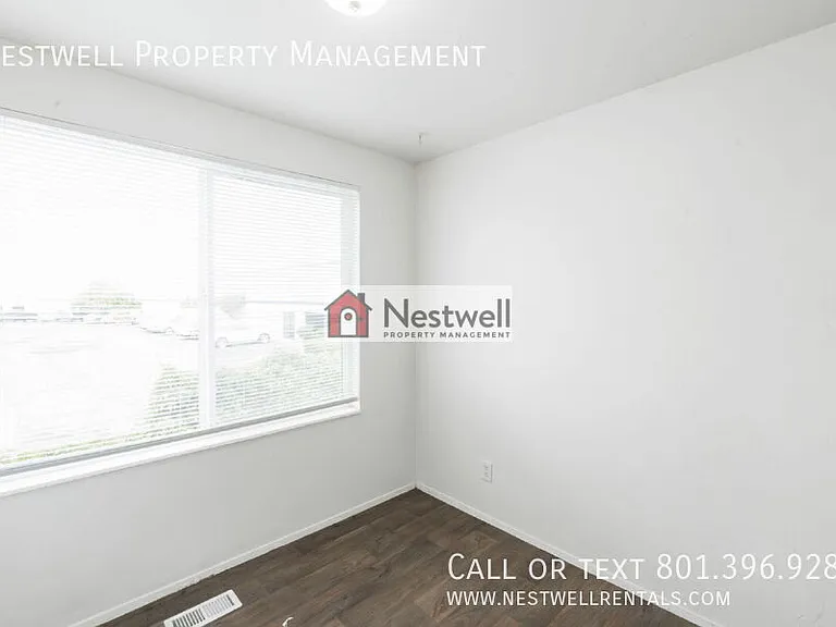 1881 W Lake Park Dr #4 — Photo 9
