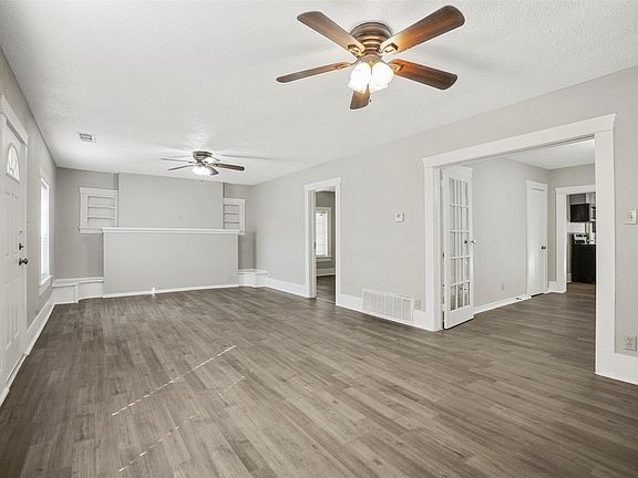 5th image of 509 E Heron St