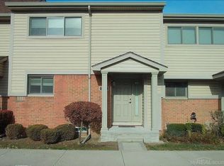 3733 Old Creek Rd, Troy, MI 48084