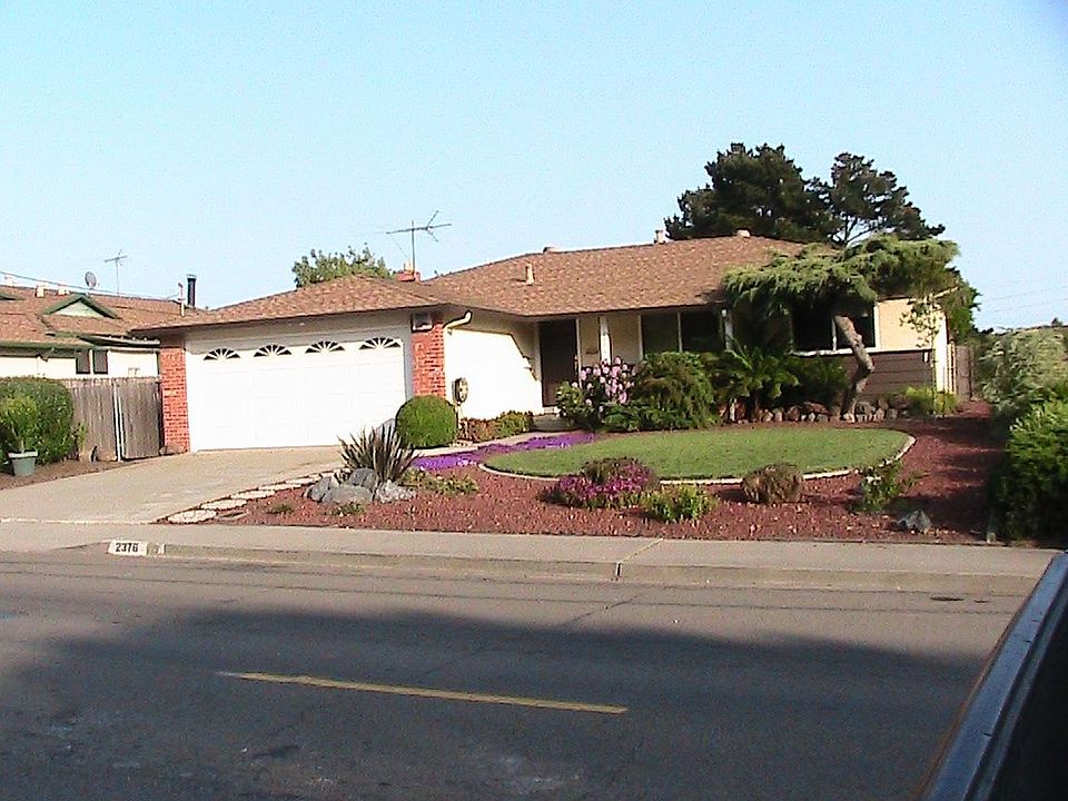 2nd image of 2376 Shawn Dr