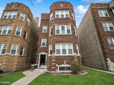 4831 W Roscoe St, Chicago, IL, 60641
