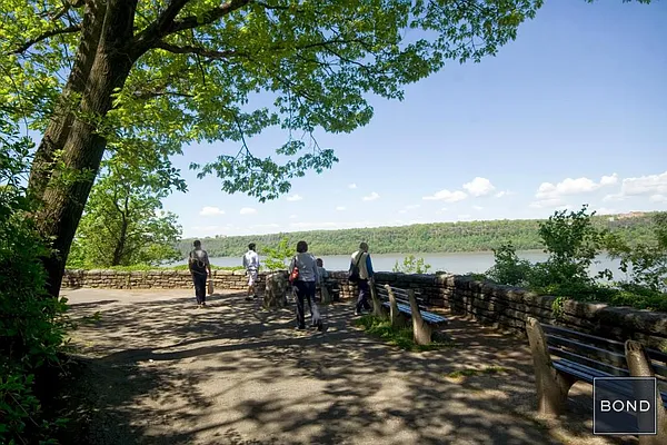 Sold by Bond New York | media 16