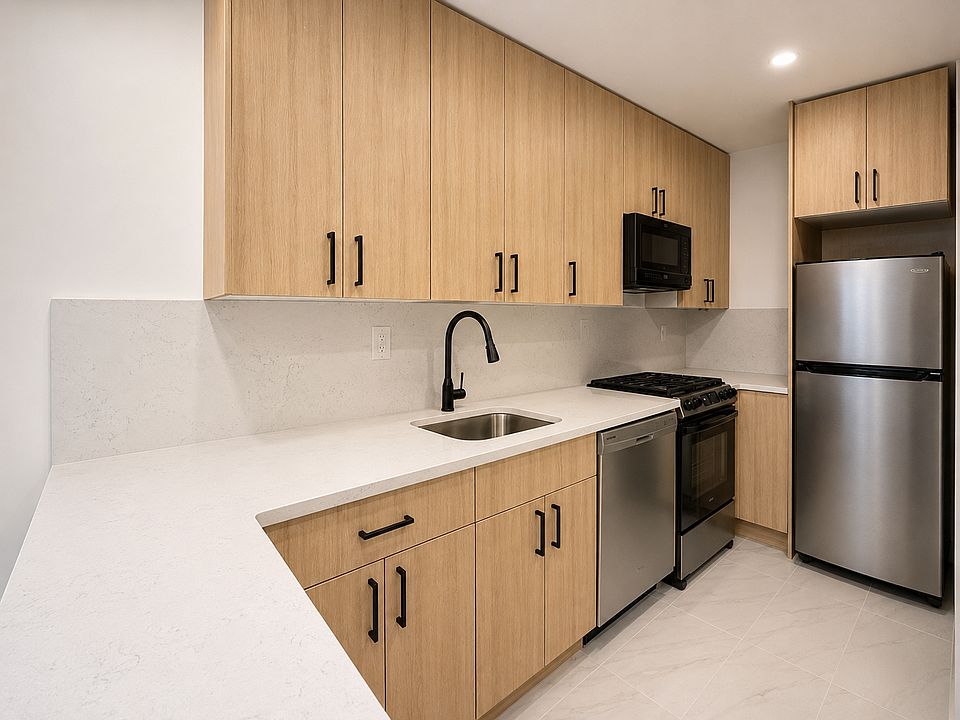 1st image of 163 W 71st St APT 3R