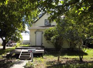 900 1/2 Broad St, Rolfe, IA 50581