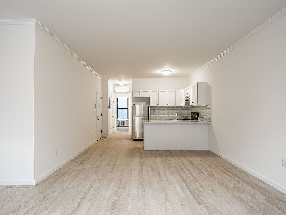 1st image of 667 Franklin Ave #3
