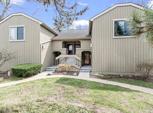 347 Hickory Ln APT A, Lake Barrington, IL