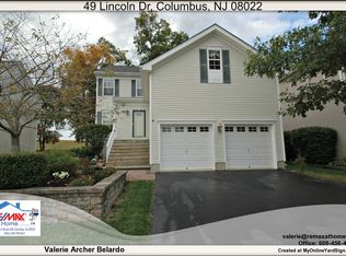 49 Lincoln Dr, Columbus, NJ 08022