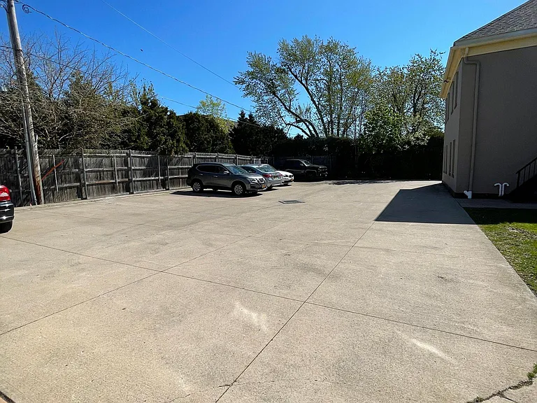 940 Amherst St #12 — Photo 30