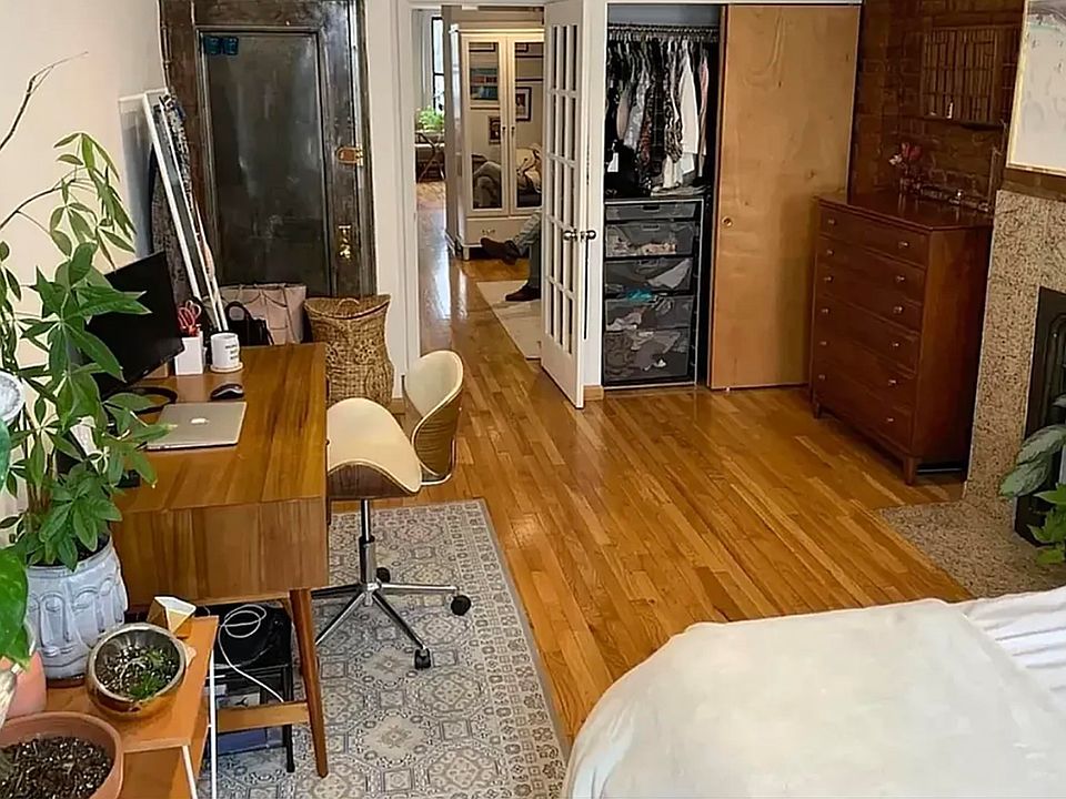1st image of 286 E 10th St APT 3W