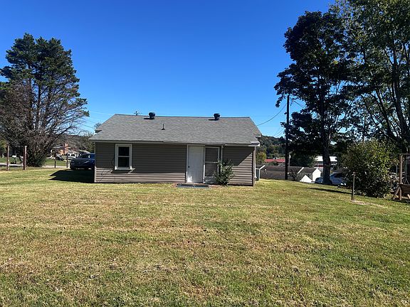 2nd image of 810 College St