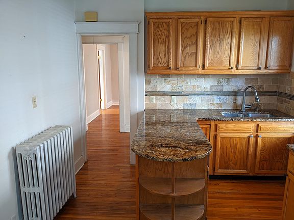 2nd image of 1140 Moorlands Dr