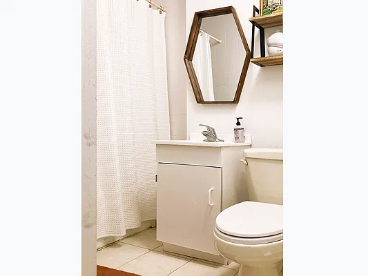 Rented by Realty Collective | media 10