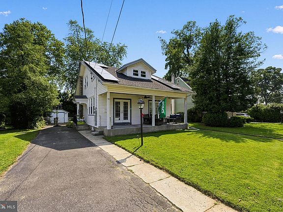 4th image of 112 Pear St