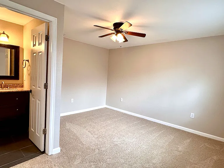 898 Oswego St — Photo 3