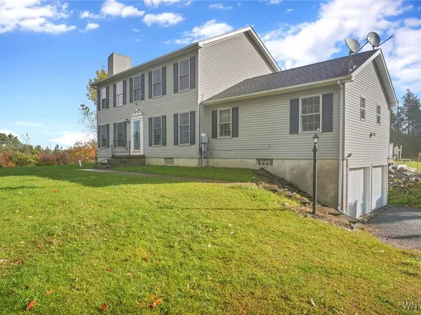 8835 Center St, Holland, NY 14080
