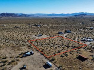 702 Bell Rd, Landers, CA 92285