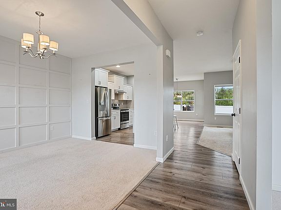 5th image of 58 Honeysuckle Dr