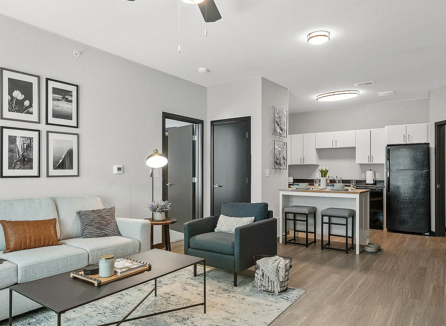 Authentix Quincy Street — Photo 1