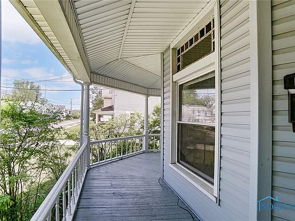 5th image of 319 Pearl St
