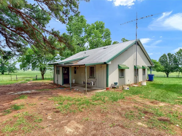 1865 Bones Chapel Rd, Whitesboro, TX 76273