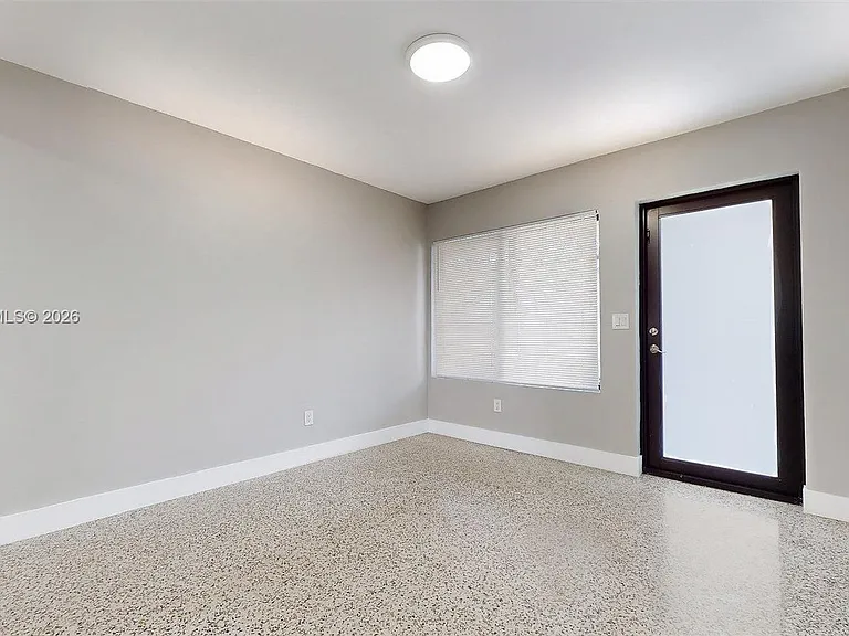 101 W 11th St #1 — Photo 7