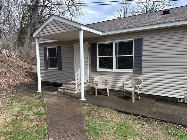 104 Stable Ln #4, East Stroudsburg, PA 18301