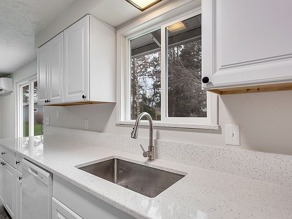 4th image of 9683 S Barnards Rd