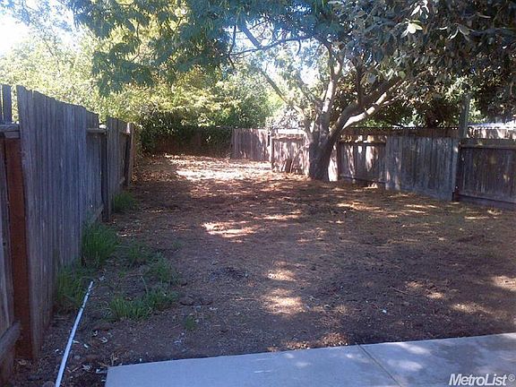 5th image of 9161 Tuolumne Dr