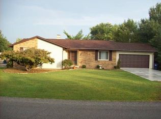 1022 Blueberry Hl, Mount Vernon, IL 62864