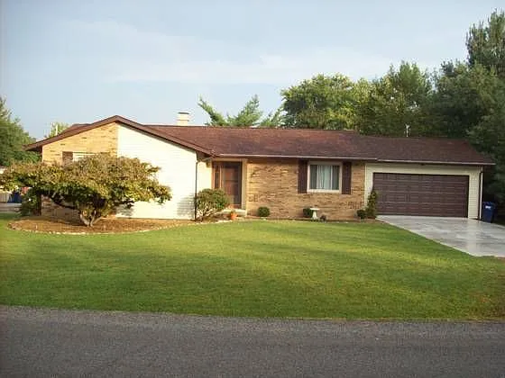 1022 Blueberry Hl photo 1