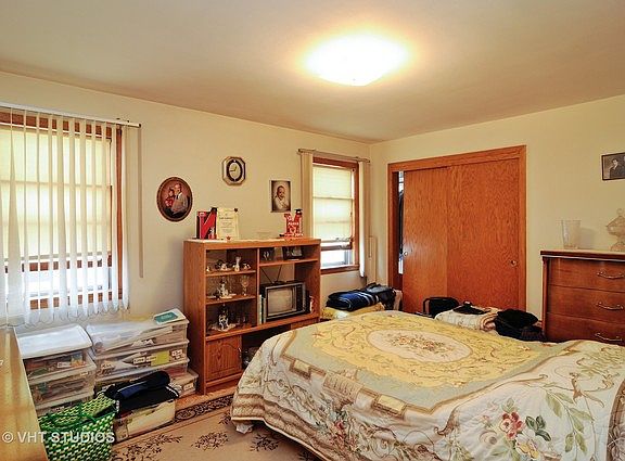 5th image of 4930 W Waveland Ave