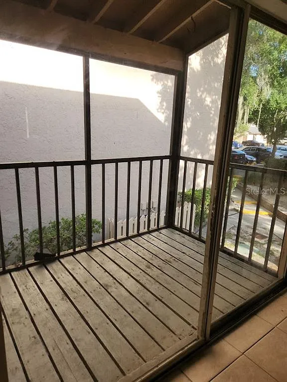 2 bed, 1.5 bath, 1074 sqft, $1,400 — Photo 4