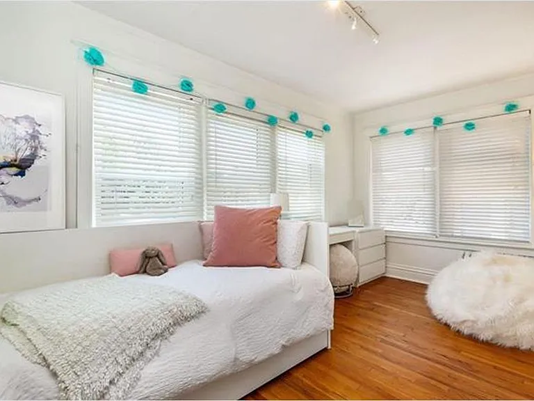 sunroom/bedroom