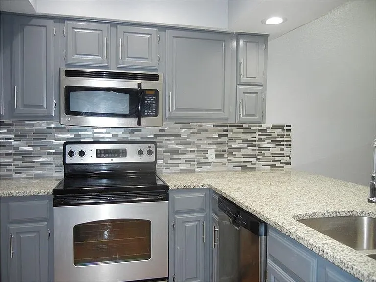 18240 Midway Rd #105 — Photo 5