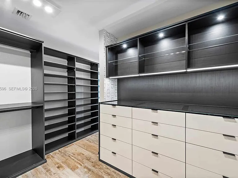 650 NE 32nd St #Penthouse 5201 — Photo 20