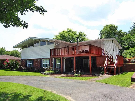 3rd image of 2509 Singing Hills Dr