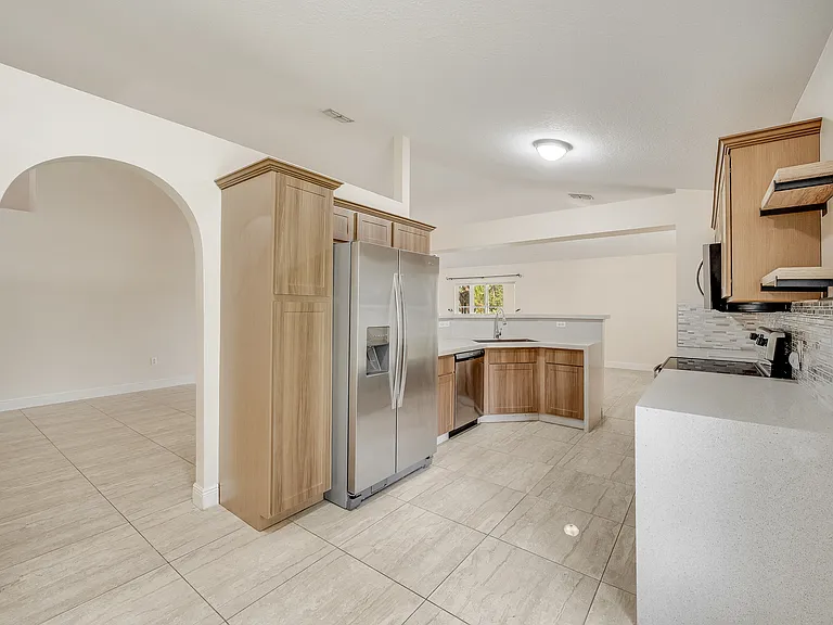 537 Mason Dr — Photo 16