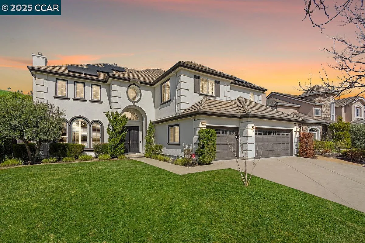 3465 Ashbourne Cir photo 1