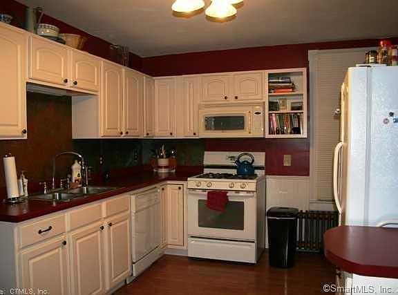 2nd image of 56 Lincoln Ave