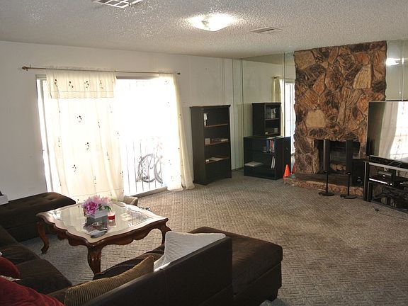 5th image of 817 Fairway Dr