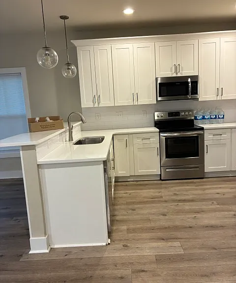 1180 Riverside Ter — Photo 4