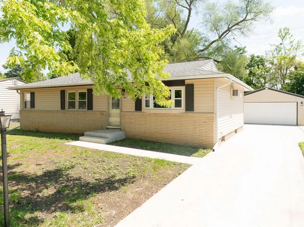 2261 Robinson DRIVE, Beloit, WI 53511