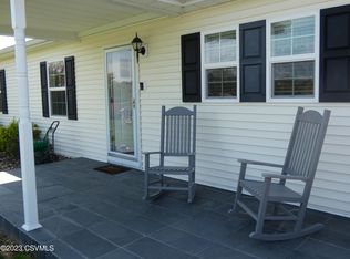 8 Sunset Heights Rd, Milton, PA 17847