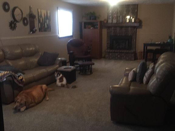 Family Room w/Gas Fireplace
