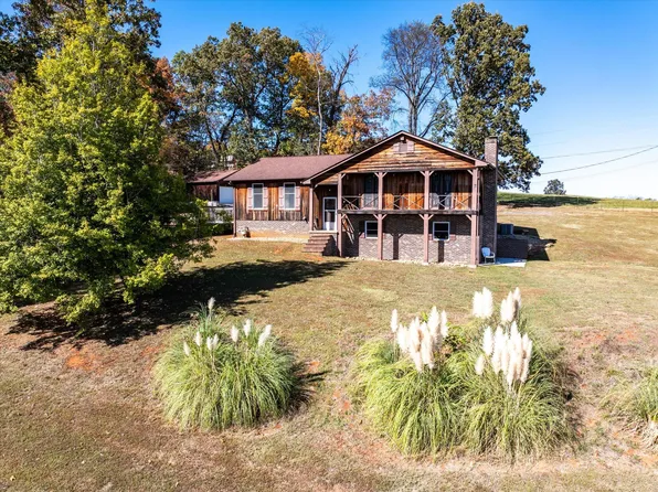 2097 Lindsey Rd, Dandridge, TN 37725