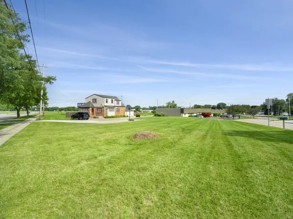 4450 S Whitnall AVENUE, Saint Francis, WI 53235
