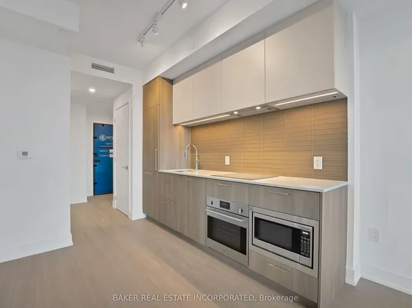 36 Olive Ave #2105, Toronto, ON M2N 7E6