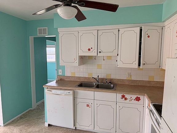 5th image of 555 Oxford Dr Unit 25