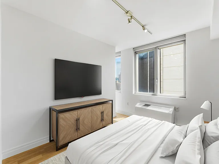 554 W 54th St #28A — Photo 8